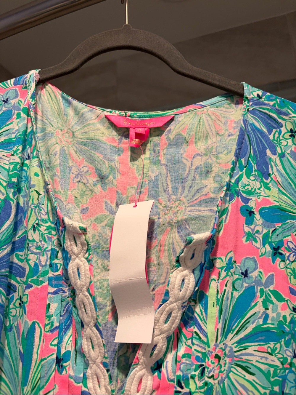 Lily Pulitzer Vibrant Floral Tunic Dress in Pink, Blue & Green.  Brand new - Picture 2 of 2